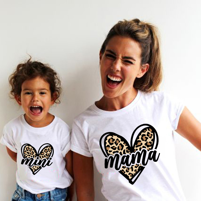 Mama Mimi Leopard Heart Print  – Plant Parent T Shirt recenzja i cena
